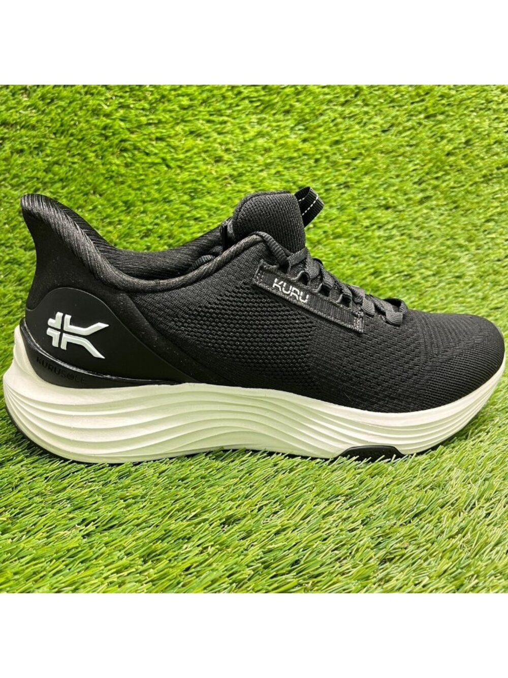 Kuru Atom 2 Mens Size 10.5 Black White Athletic Running Walking Shoes Sneakers